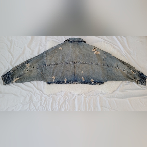 NWT Zara Distressed Cropped Jean Jacket size small 100% Cotton - Picture 5 of 9